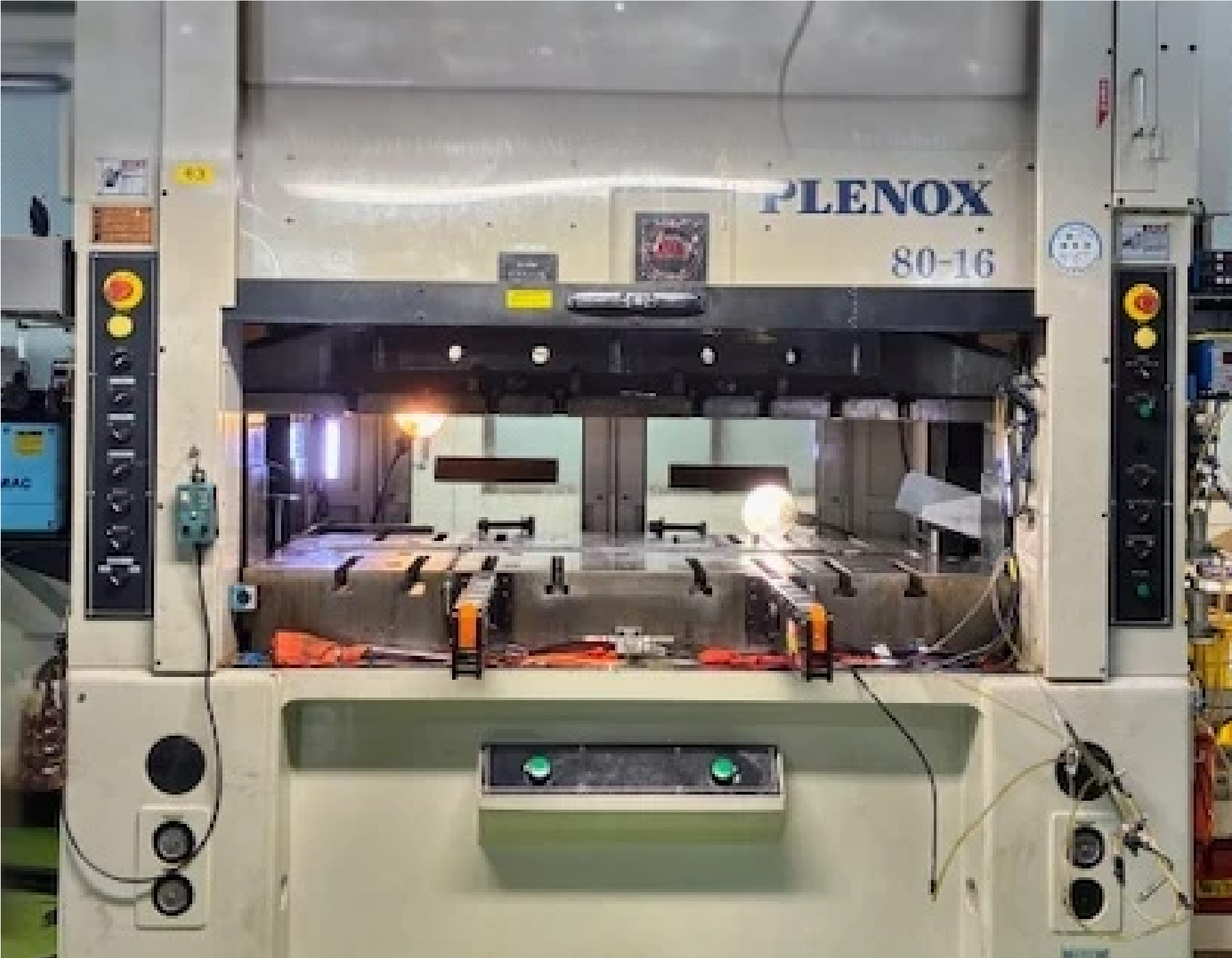 ストレートサイドプレス